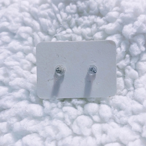 Silver tone Tangled Yarn Ball Stud Earrings - Picture 7 of 7